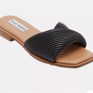 Steve Madden black and tan sandal